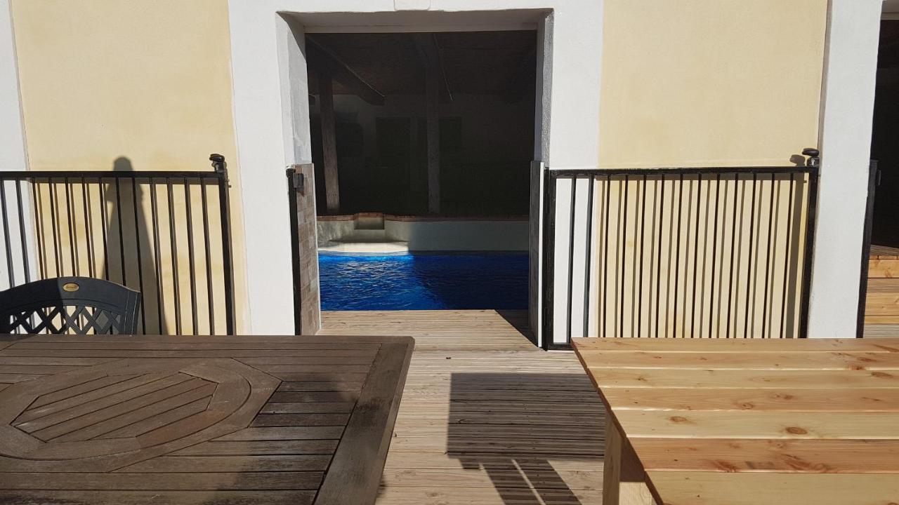 Maison 3 Chambres Avec Piscine Couverte Lespignan Exterior photo